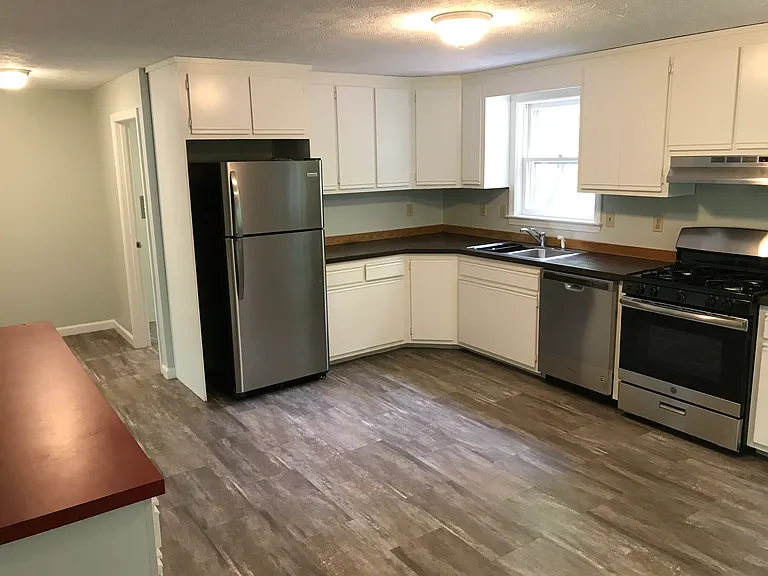5 Nichols Ave #R — Photo 3