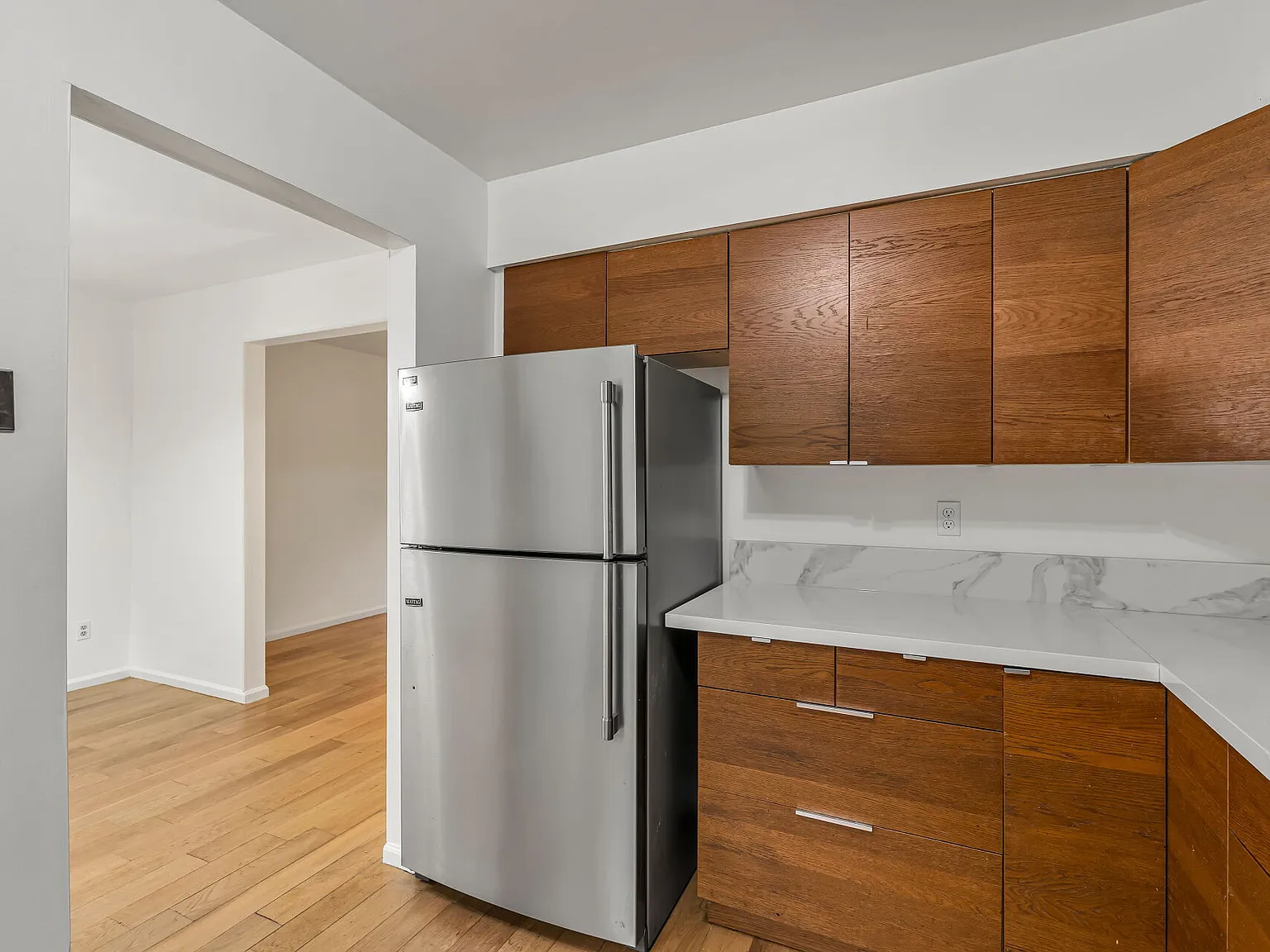 3 bed, 1.5 bath, 1280 sqft, $3,400 — Photo 4