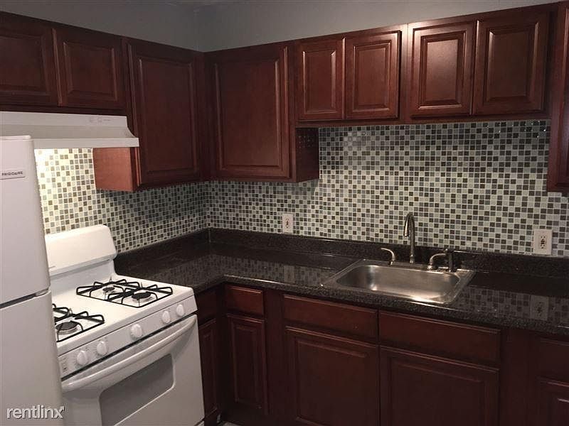 1st image of 123 Rosette St