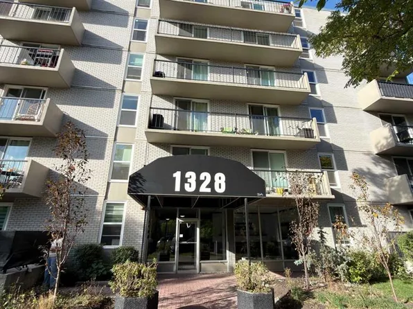 1328 S 13th Ave SW #201, Calgary, AB T3C 0T3