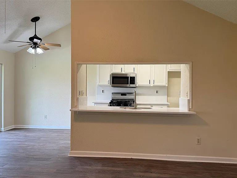 3307 E Heatherock Cir — Photo 16