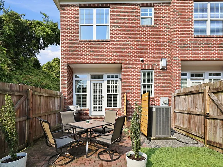 1700 Raney Ct — Photo 4