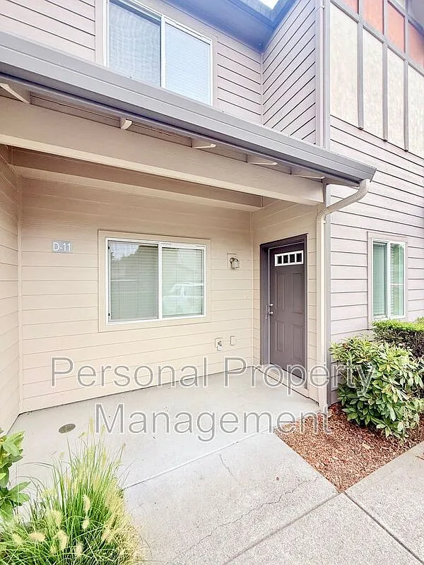2 bed, 1.5 bath, 1170 sqft, $1,695 — Photo 2
