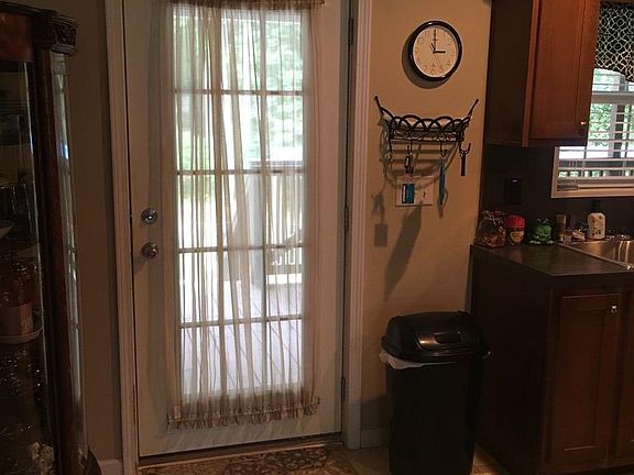 4th image of 51 Meadow Creek Ct