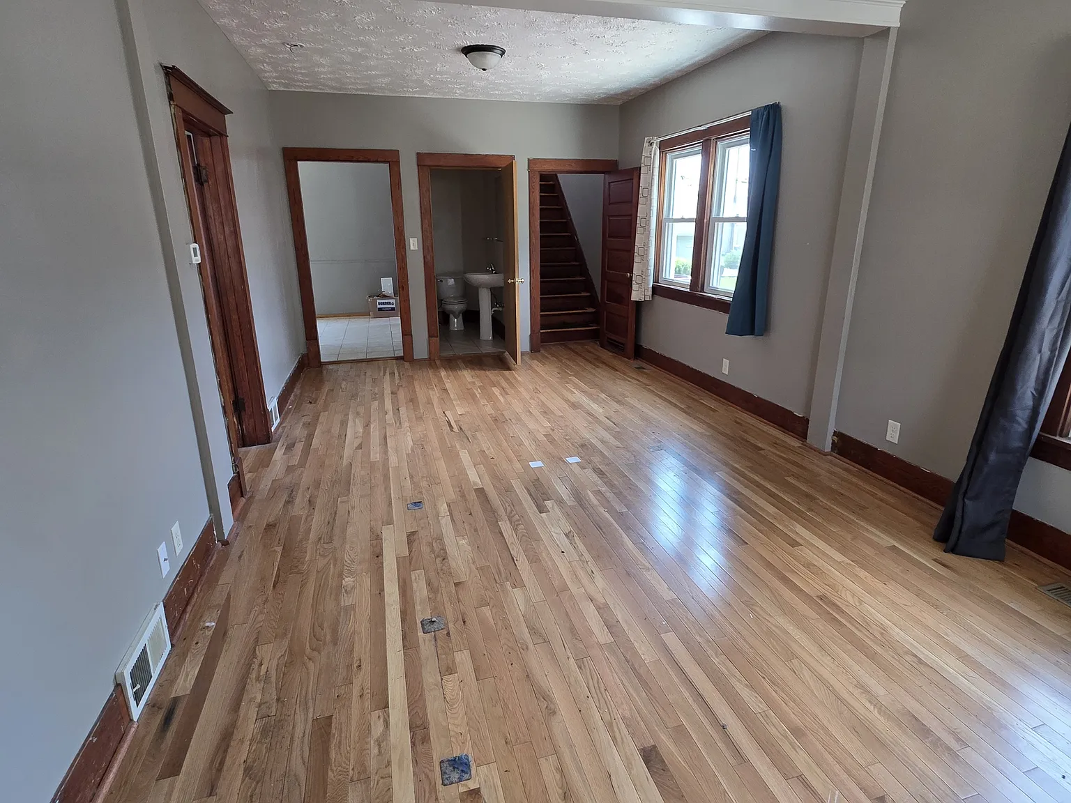 4 bed, 2.5 bath, 1380 sqft, $1,700 — Photo 3
