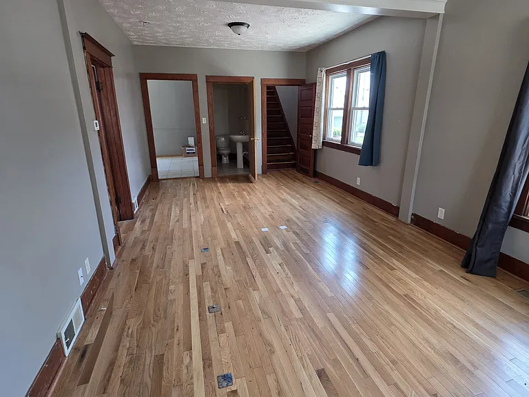 1125 Claremont St — Photo 4