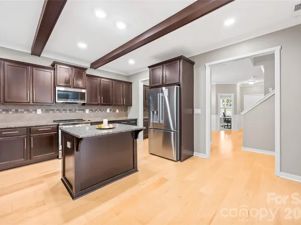 102 Sheridan Ct, Mooresville, NC 28115