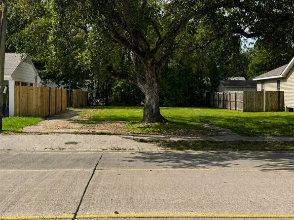 2320 12th St, Lake Charles, LA 70601