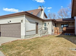 2216 N Main Ct, Williston, ND 58801