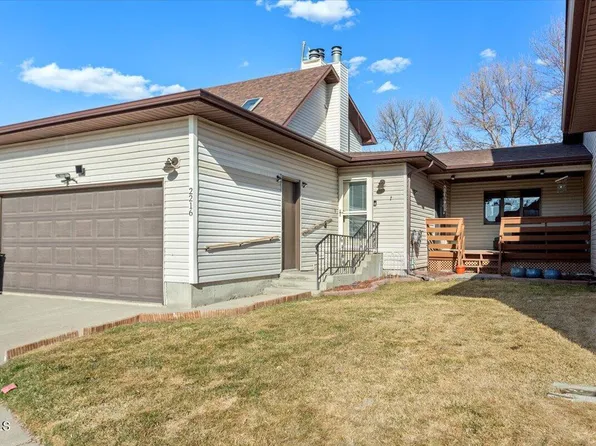 2216 N Main Ct, Williston, ND 58801