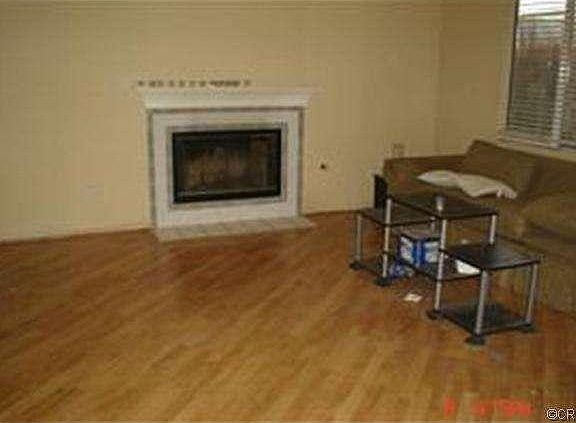 3rd image of 988 Woodbridge Pl