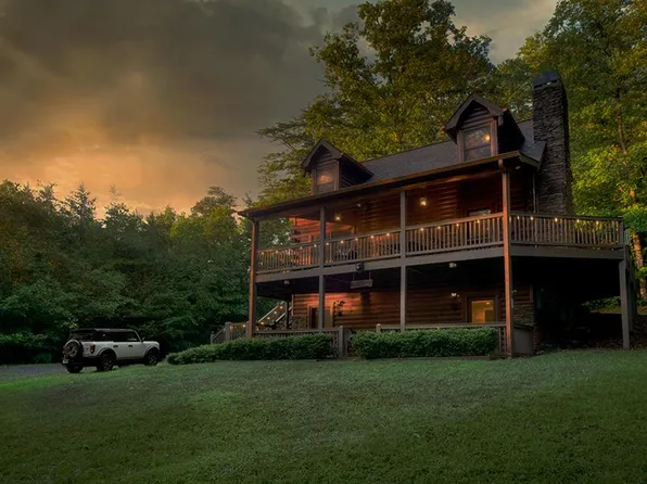 115 Fox Run Dr, Blue Ridge, GA 30513