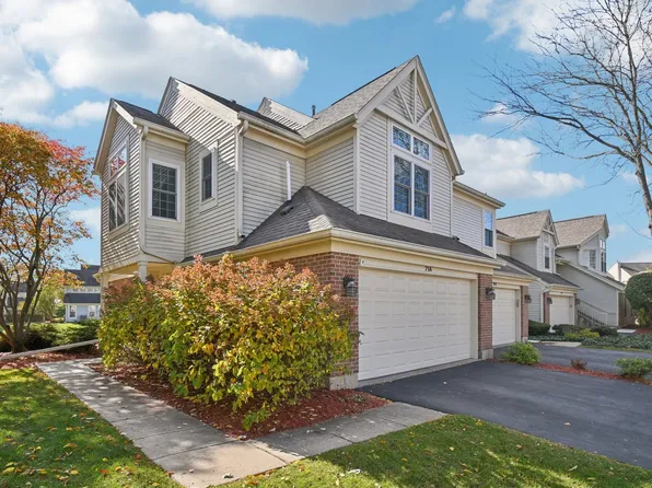 71 Ione Dr Unit A, South Elgin, IL 60177