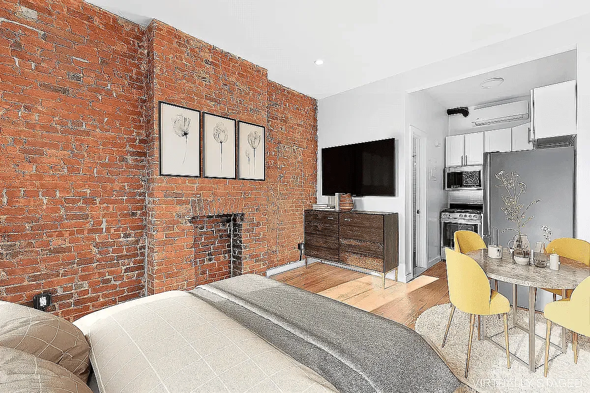223 Chauncey St — Photo 2