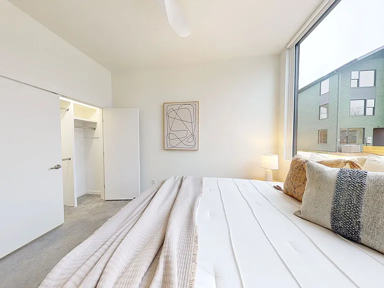 218 N Dillard St — Photo 2