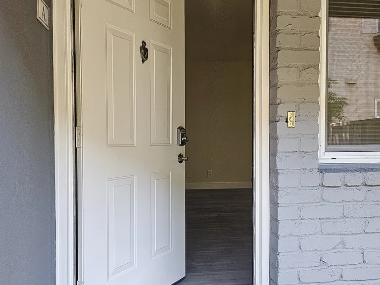 1860 Ednamary Way — Photo 15