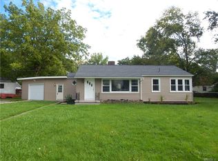 655 78th St, Niagara Falls, NY 14304
