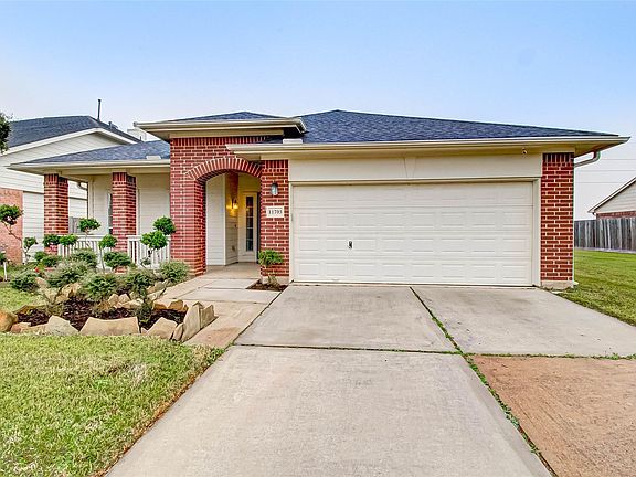 3rd image of 11703 Forest Wind Ln