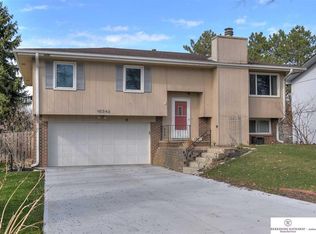10542 Cuming St, Omaha, NE 68114