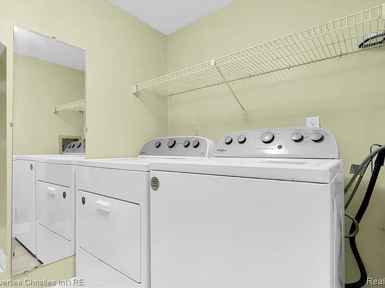 6651 Hearthside Ct — Photo 20