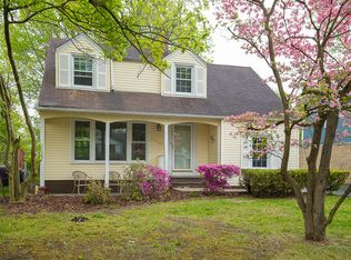 19400 Shakerwood Rd, Warrensville Heights, OH