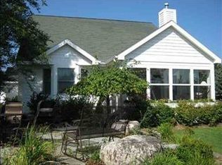 9564 Cottage Point Dr, Charlevoix, MI 49720