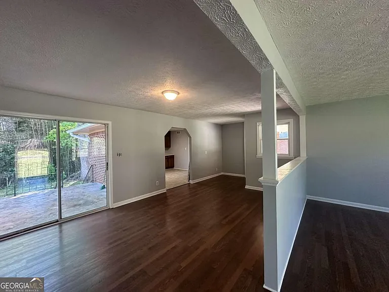 1809 Stratford Arms Dr — Photo 14