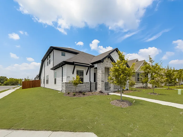 211 Monarch Way — Photo 31