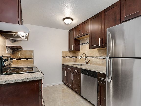 3rd image of 2311 O St NE APT D