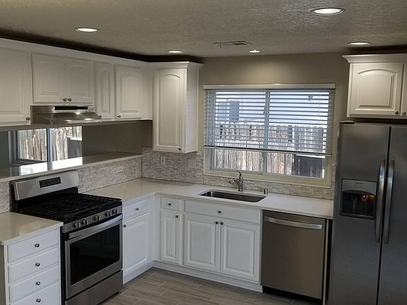 5th image of 8904 Olivine St NE