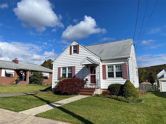2nd image of 94 Albany Ave