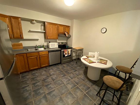 4th image of 2423 Ogden Ave APT 12