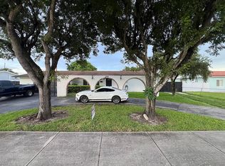 4305 SW 97th Ave, Miami, FL 33165
