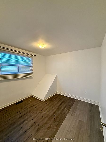 Ajax House for rent - 3 Bedrooms — photo 3
