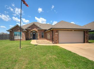 725 SW 12th St, Moore, OK 73160