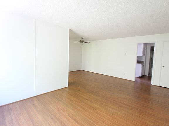 2nd image of 954 Palm Ave #212
