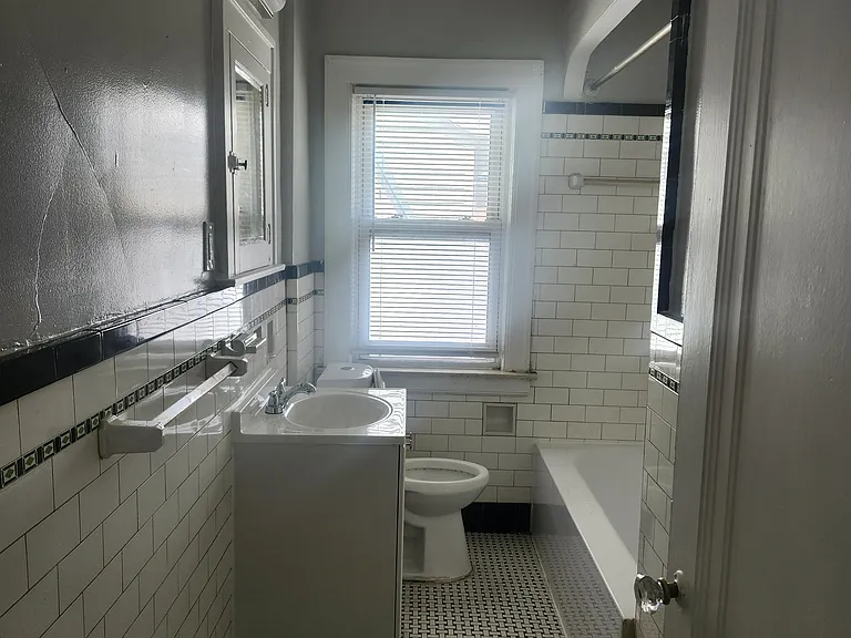 12364 Monica Ave — Photo 11