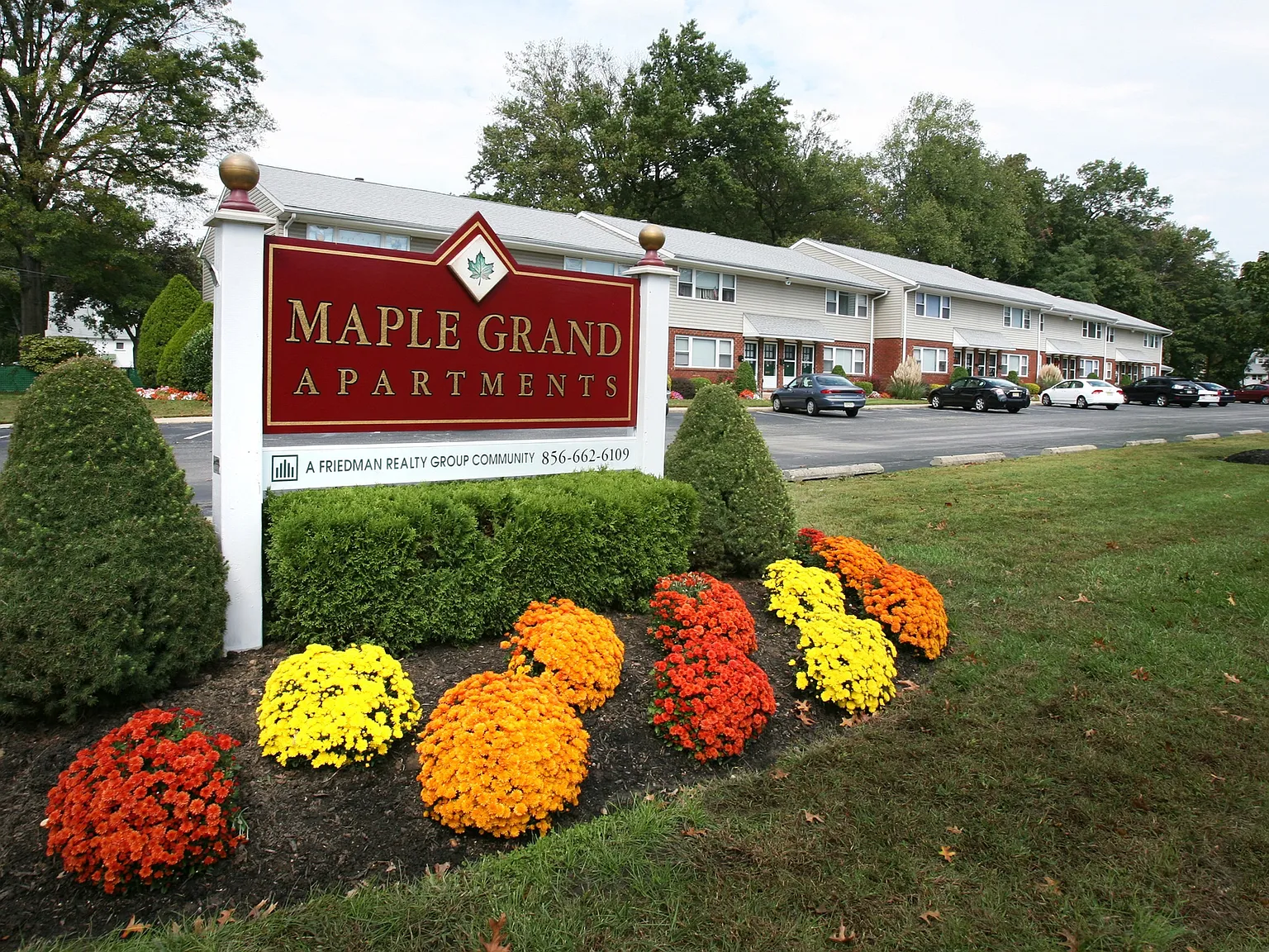 Maple Grand — Photo 1