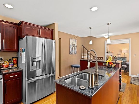 5th image of 3171 Somerset Dr