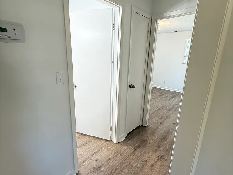 214 Rosehill Dr #B — Photo 8