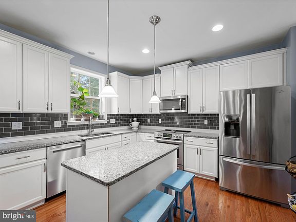 3rd image of 109 Green Dr
