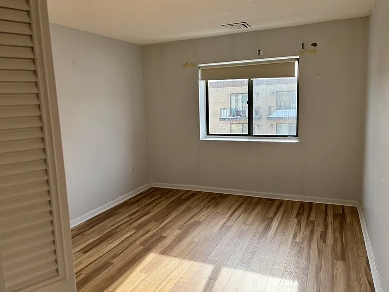 406 Broadway #301 — Photo 10