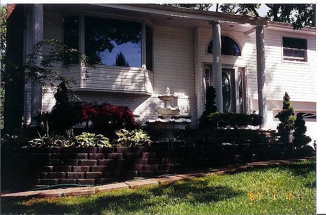 1st image of 18 Morewood Dr