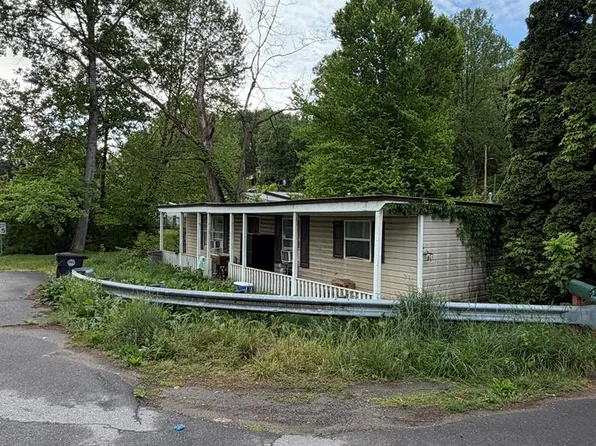 844 Hiwassee St, Murphy, NC 28906