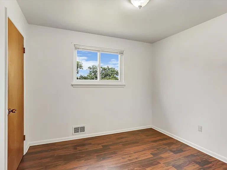 15 Stephen Rd — Photo 24