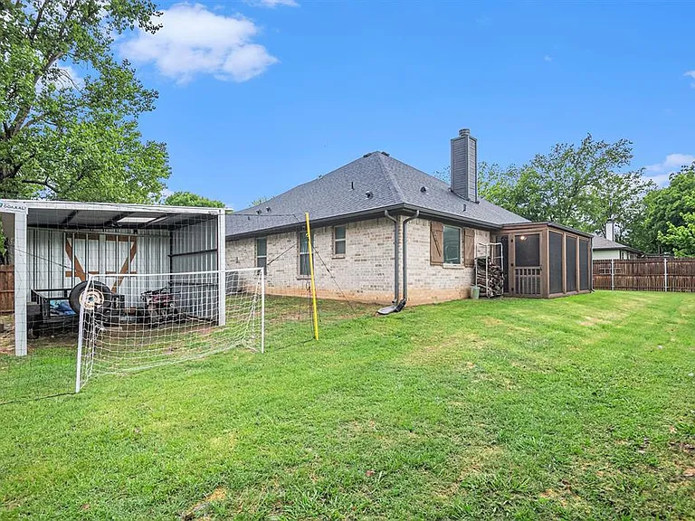 501 W Hobbs St — Photo 11