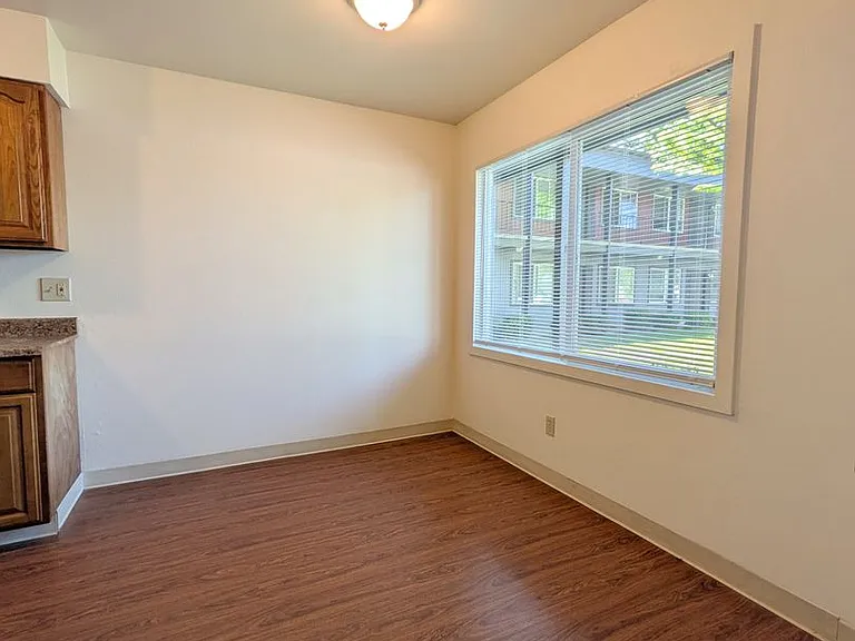 Cully Park Apartments — Photo 28