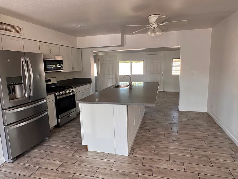 N 37th Way — Photo 3