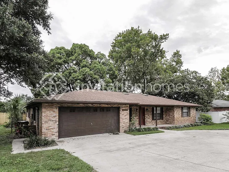 34139 Radio Rd — Photo 1