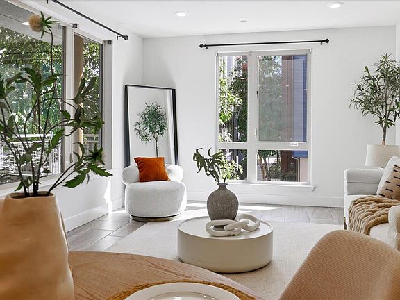 2nd image of 370 Riesling Ave Unit 20